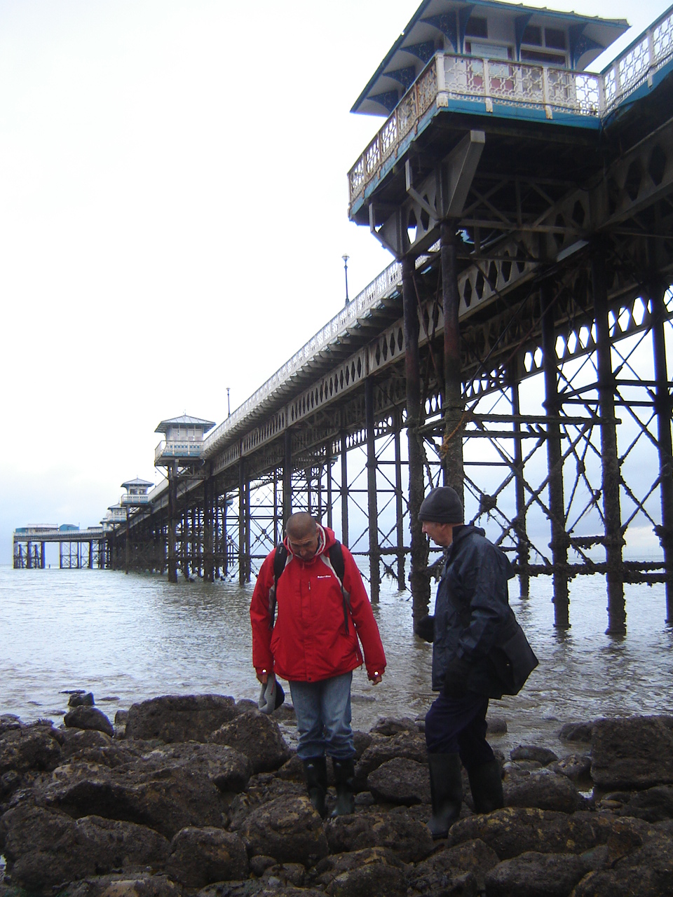 Looking for the remains of the oiginal Llandudno pier
